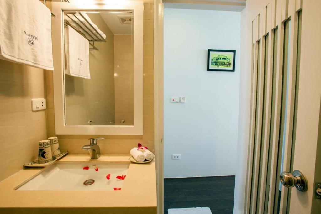 Hanoi Mai Charming Hotel & Travel エクステリア 写真